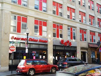 Minutes to boston's chinatown